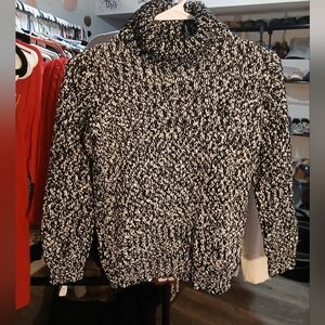 ☀️ 3 For $15 Elegant Black and White Turtleneck Sweater